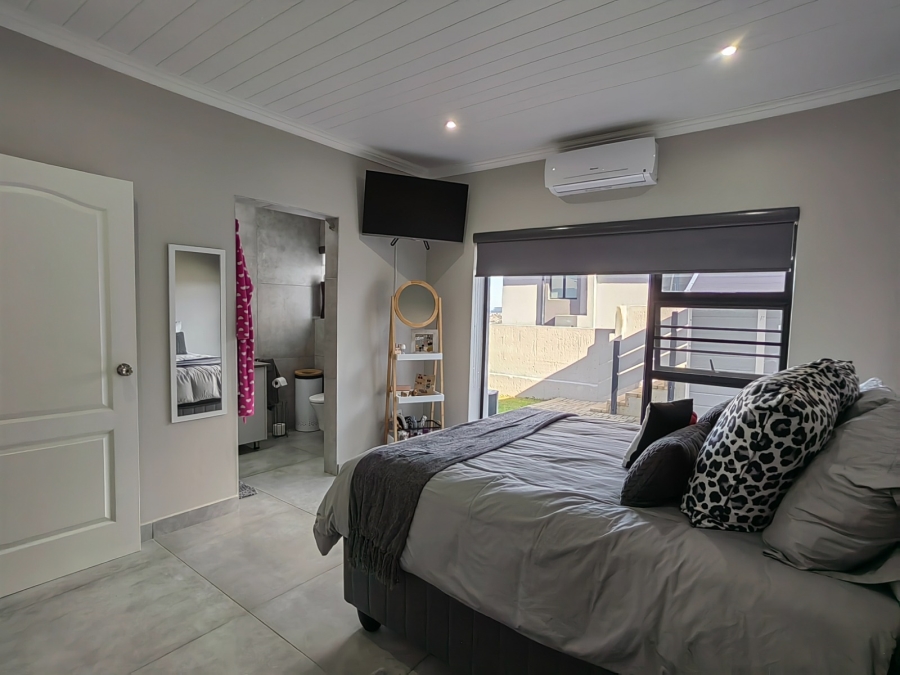 4 Bedroom Property for Sale in Monte Christo Western Cape